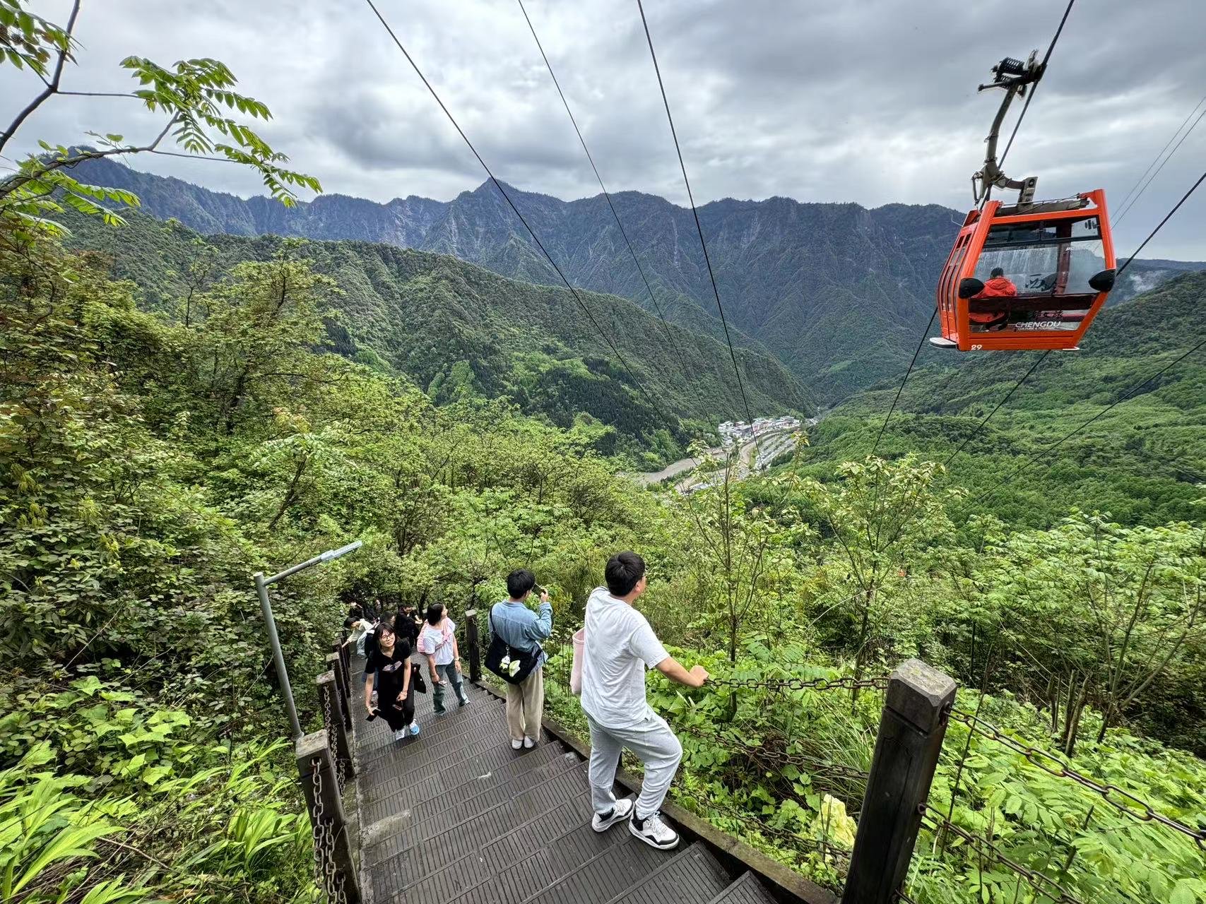 可以爬山的景区 5299-1025e6efc6e8550b71fcd29448d4fd21.jpg