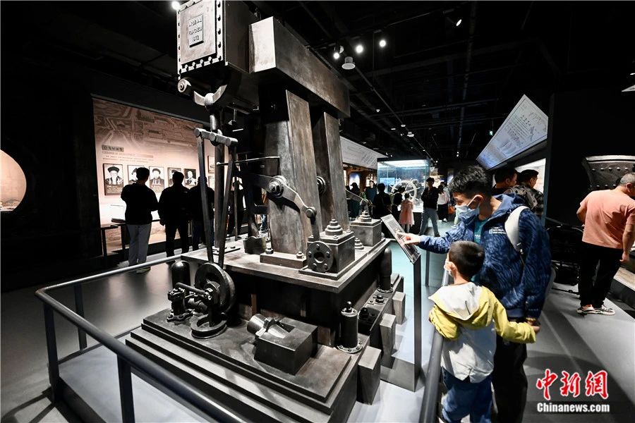 5月2日，福建福州，遊客參觀中國船政文化博物館。中新社記者 王東明 攝