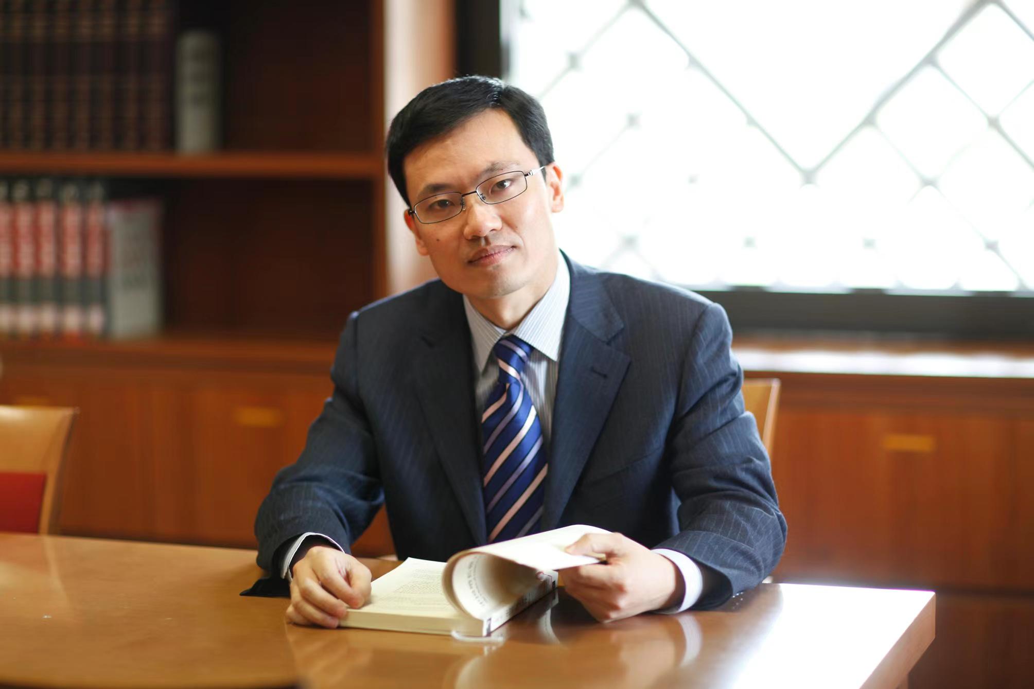 图为中证中小投资者服务中心公益律师李云