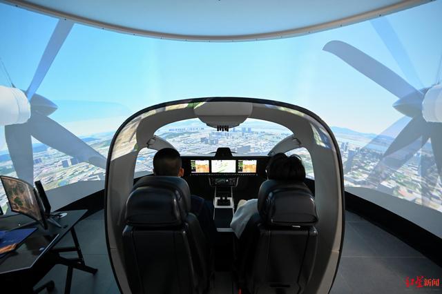 沃飞长空AE200飞行器模拟驾驶 王勤 摄