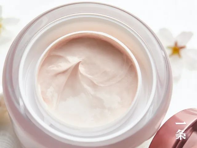 素颜霜是干嘛用的有什么功效 8f81-417edf36c8a16cafa2d1f15268cf8d68.jpg