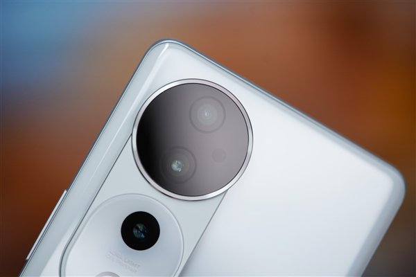 vivo支持红外遥控的手机 7c95-1759c58fa57c28cc91003704f2fdcc22.jpg