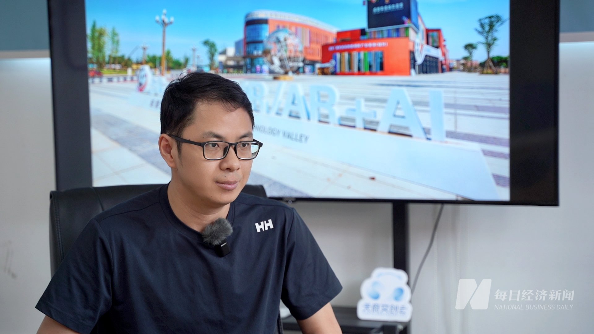成都影视城管委会副主任 江勇 图片来源:左梦涵 摄
