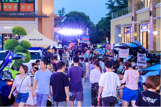 青浦百联奥莱将开启“向尚生展”,“品运动”系列体验与促销活动。百联集团供图