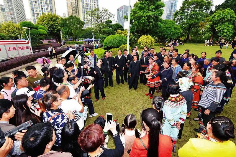 壮族歌圩是流行于南宁的传统民俗活动,被列入第一批国家级非物质文化遗产项目名录。(南宁市文化广电和旅游局供图)