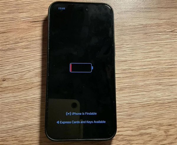 iOS 18¹ܣiPhone 15ϵеľʾʱ ˢNFC