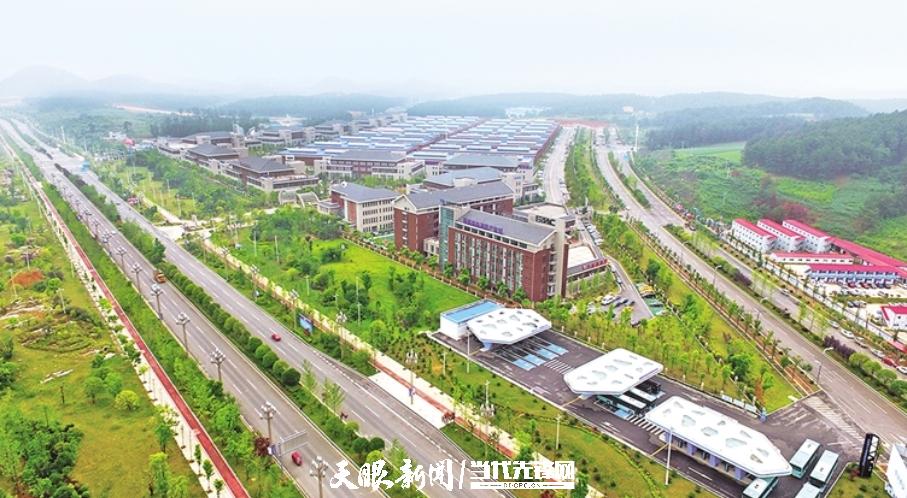 貴安新區高端裝備製造產業園。 貴州日報天眼新聞記者 謝佳傑 攝