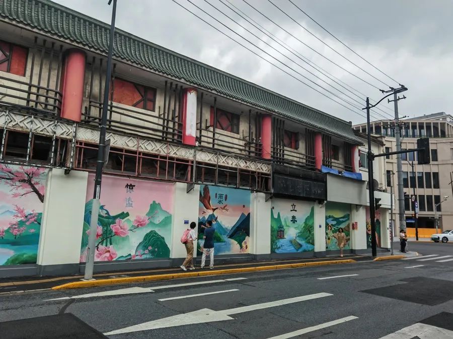 福州路（靠近河南路）旧改基地围墙 唐烨今天摄