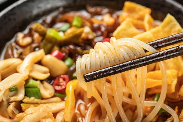 怎么样自己做螺蛳粉 182b-522182d9a3c00c4edf1abf941a787894.jpg