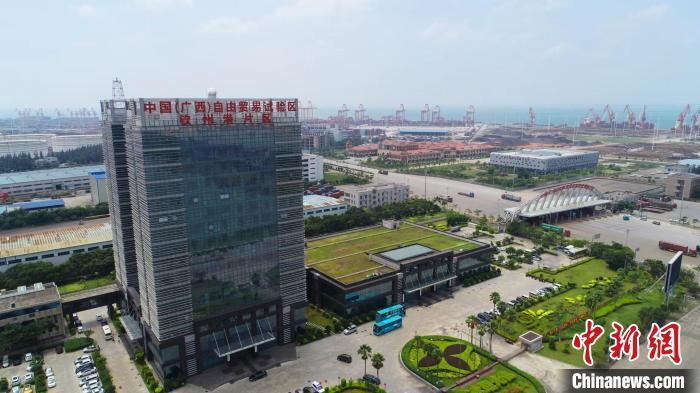 俯瞰中馬欽州產業園。 中國(廣西)自由貿易試驗區欽州港片區管委會供圖