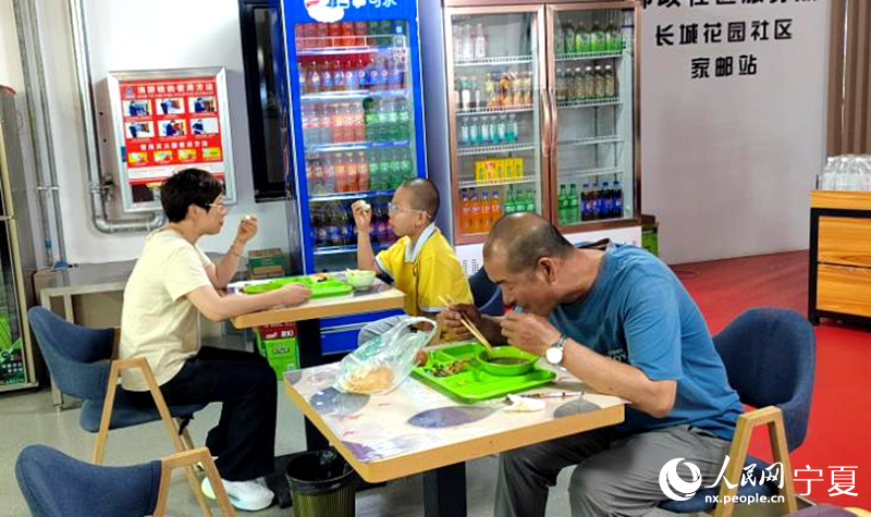 社區食堂。人民網記者 穆國虎攝