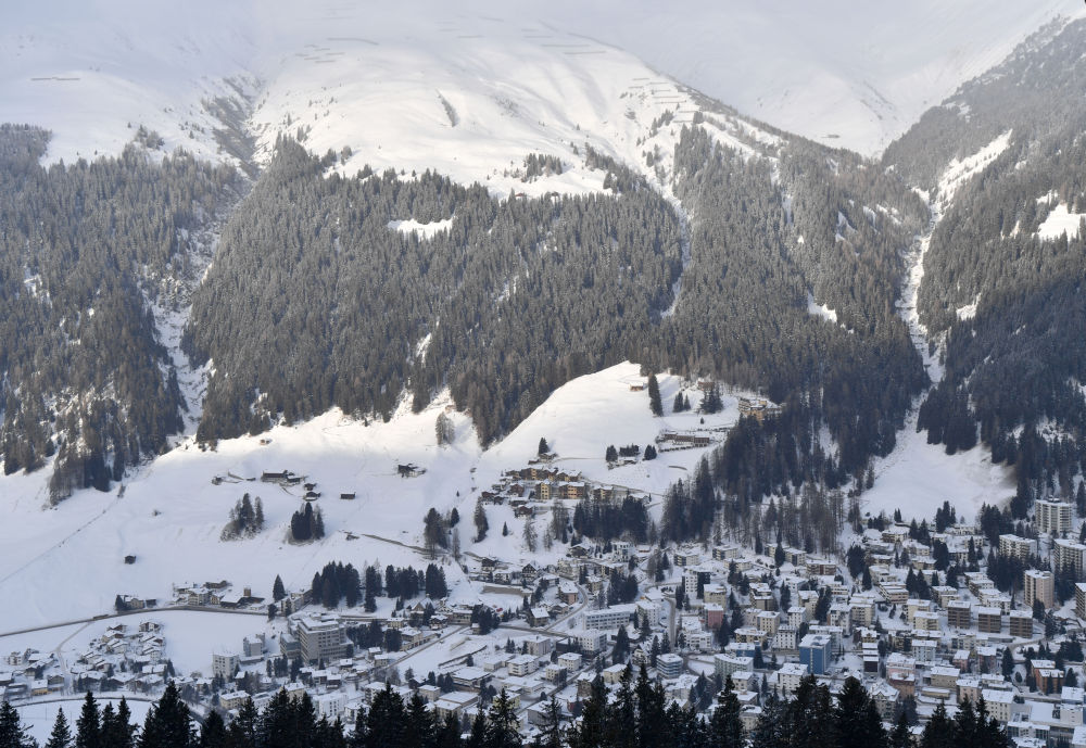 ↑雪中的瑞士小鎮達沃斯。