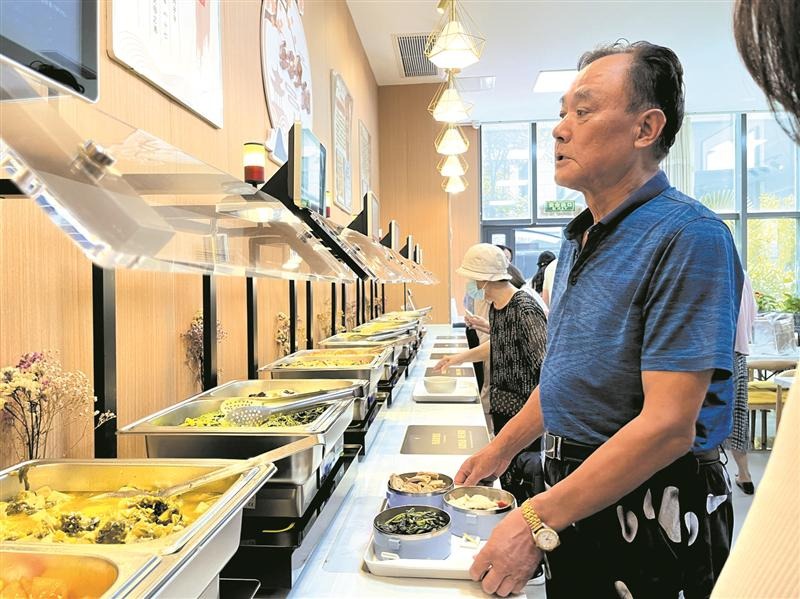 四十人的食堂要几人服务 5673-dc458b511f6d88086ec5623f2278e389.jpg