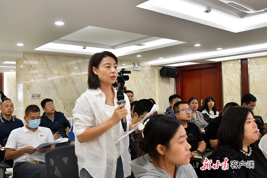 省广电总台记者现场提问