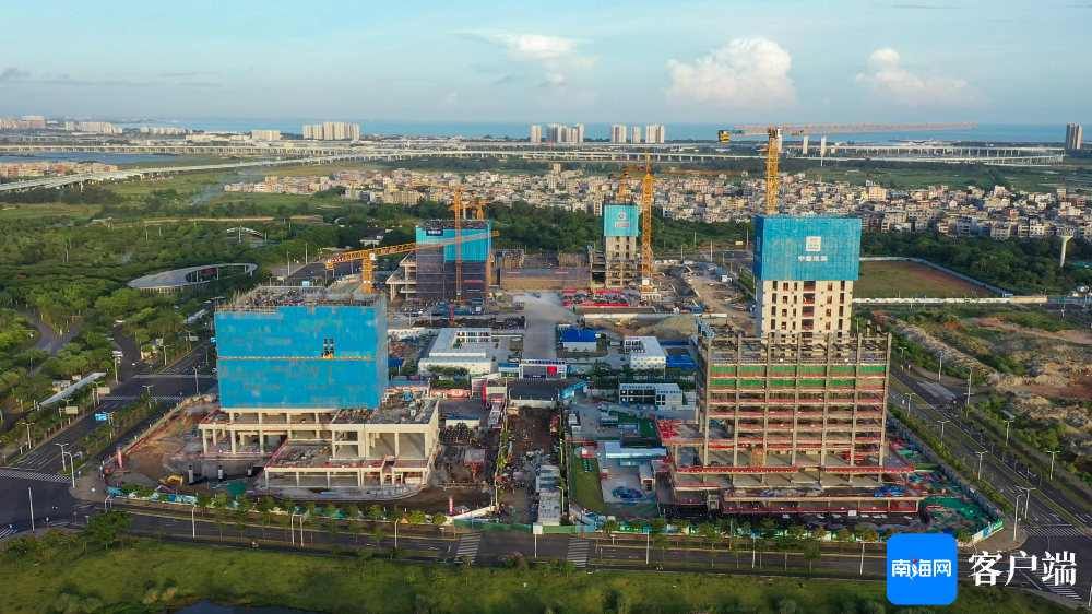 中国海油深海能源开发总指挥部基地项目工地。记者 刘孙谋 摄