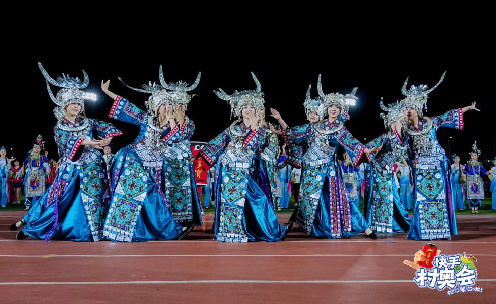 少数民族有哪些特色舞 8fa7-f42aaefaefa72fb1977832a7cd789715.jpg