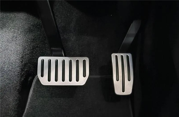 加速踏板的检测 713b-15757478f3c01bf03a8b7188aeb19157.png