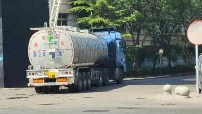 食用油油罐车运输乱象处理结果 e9d4-5df476de5c9eda8e91d4341d1db8e0d7.jpg