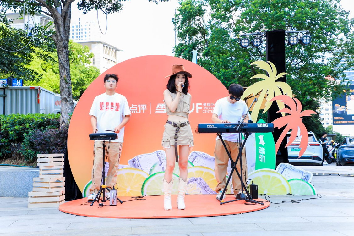 ▲现场抽奖、Live演出等互动环节,增强了市集可玩性。