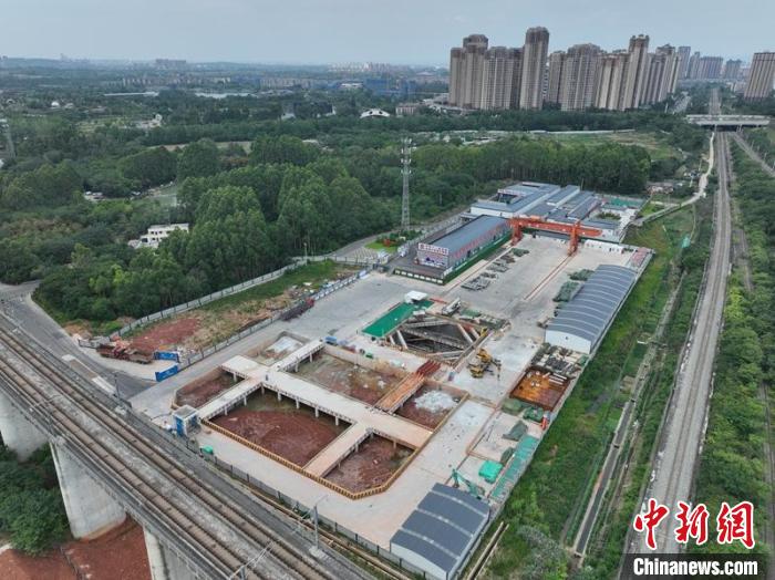 施工中的成渝中線項目蜀安隧道盾構井。中國鐵路成都局集團供圖