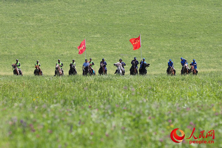 「守望草原巡防隊」正在沿線巡防。科右前旗宣傳部供圖