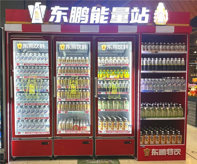 东鹏饮料产品冰柜陈列图