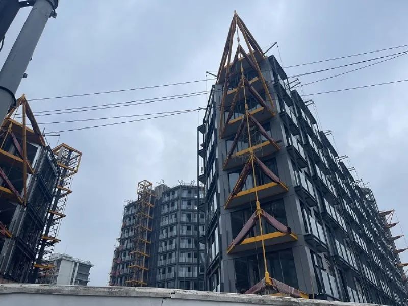 上海“网红盘”格力·海德壹号在建工程。李贝贝/摄