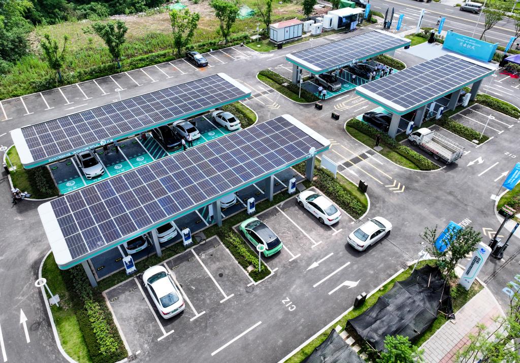 重慶市兩江新區明月湖超充示範站近日正式投入運營。新華社記者王全超 攝