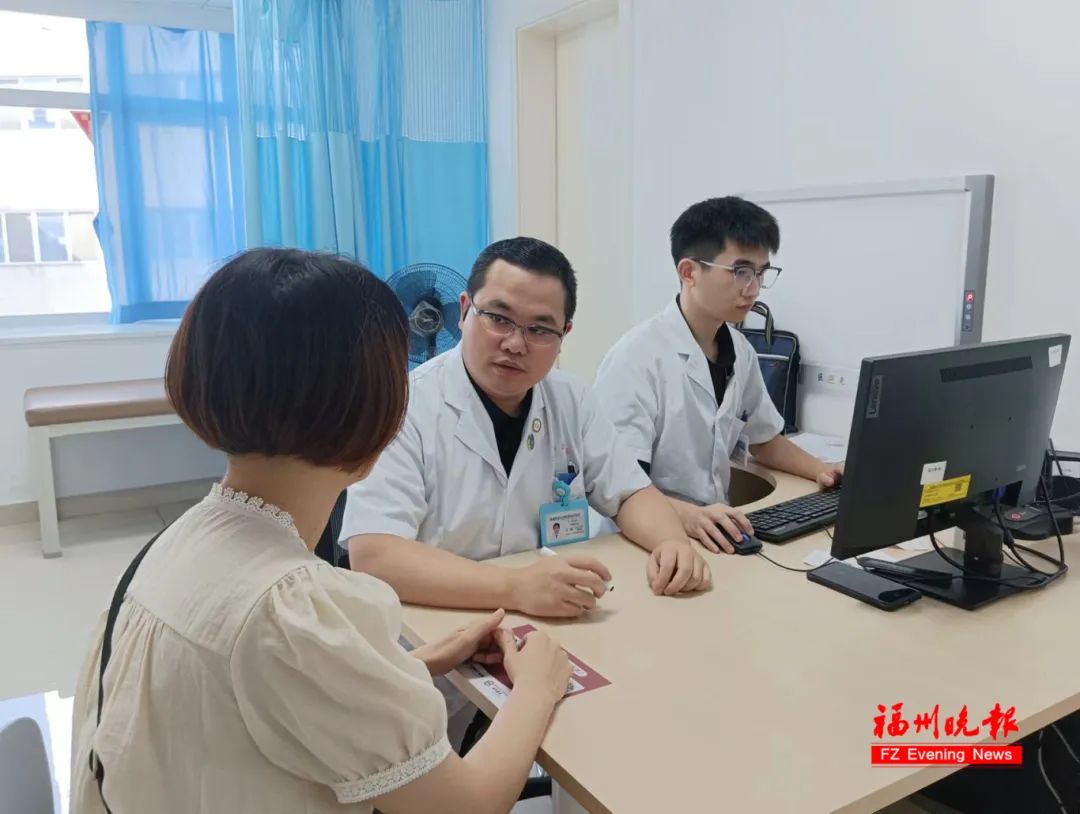 王波在福建协和医院看门诊