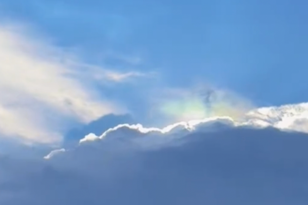 飞翔在乌云之中的歌名叫什么 5a38-641692cbb3e5354ffbaf8426a924199e.png