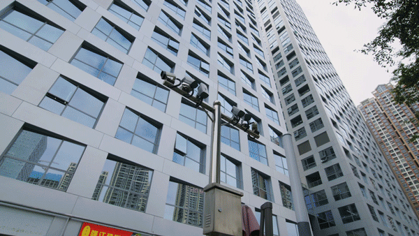 AI摄像头7*24小时监控巡逻