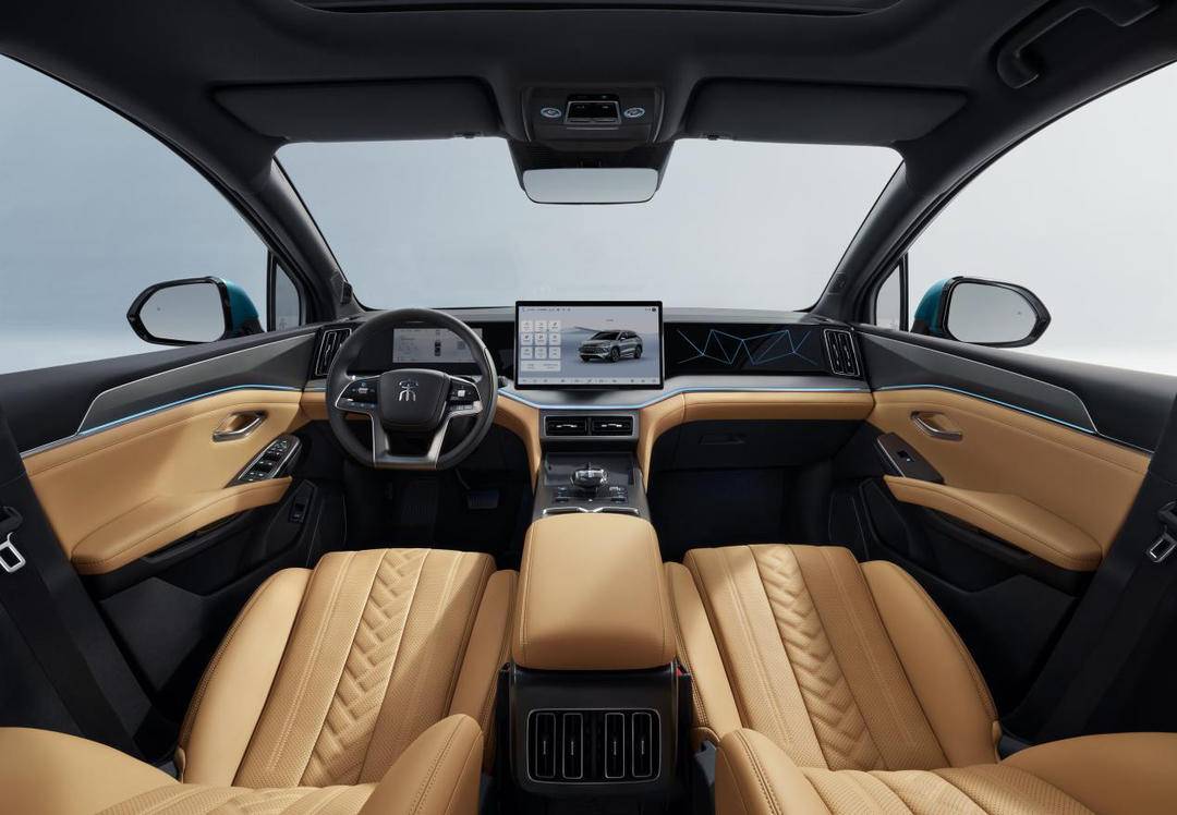 百公里亏电油耗3.9L,综合续航1500公里!宋L DM-i售价13.58万元起