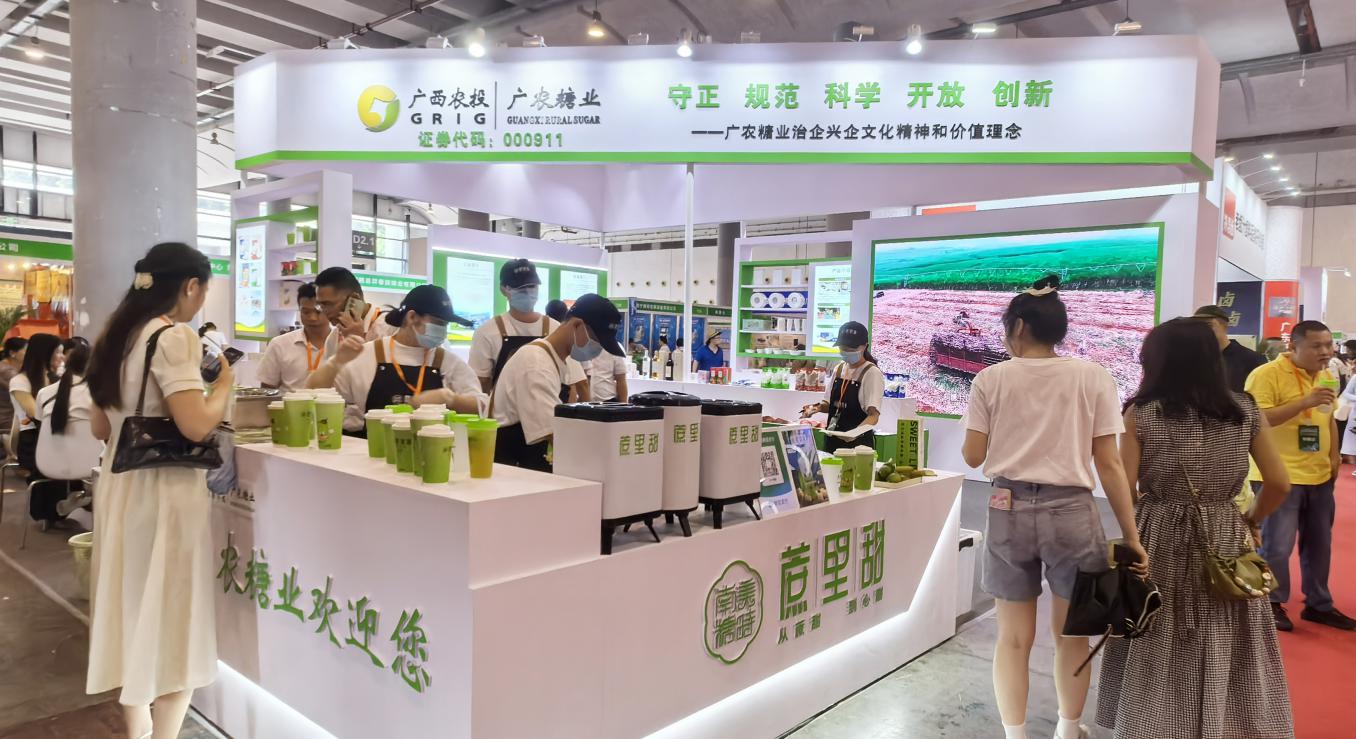 蔗里甜奶茶展会上受欢迎。李蕴昭 摄