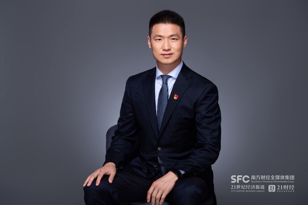 世纪华通董事会秘书、副总裁 黄怡 受访者供图