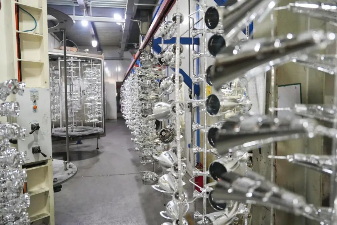 宁波法思博体育用品有限公司车间。高博雯/摄