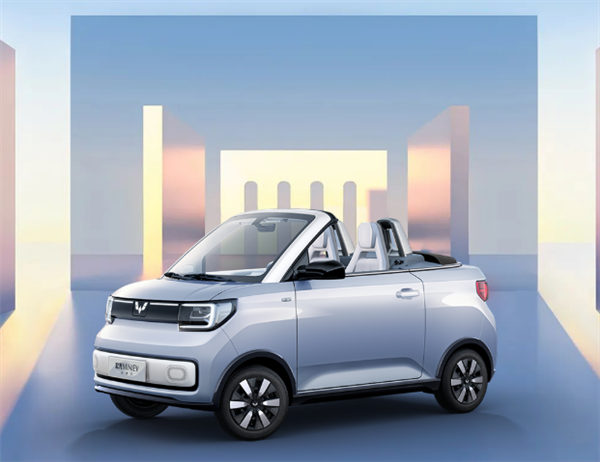 大量五菱宏光MINI敞篷新车现身二手平台:售价5万多接近腰斩