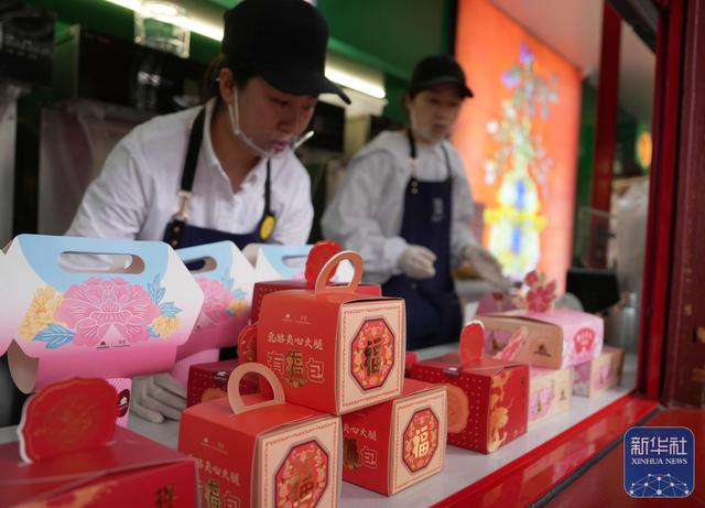图为沈阳故宫推出的“美食文创”新品。新华社记者李钢摄
