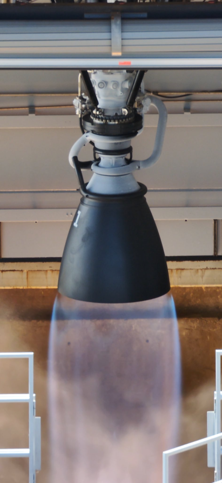 马斯克晒 SpaceX 猛禽 3 发动机首次点火照,更简洁黑色涂装