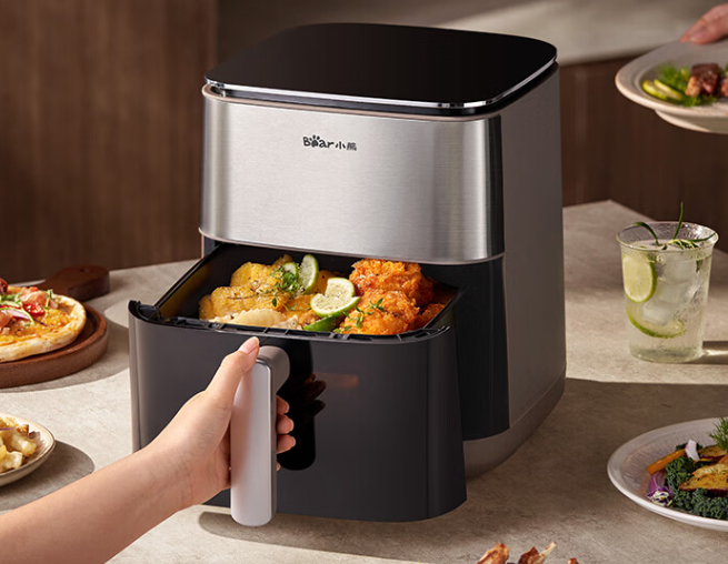 小熊双发热空气炸锅上市:6.2L 容量 + 免翻面,售价 369 元