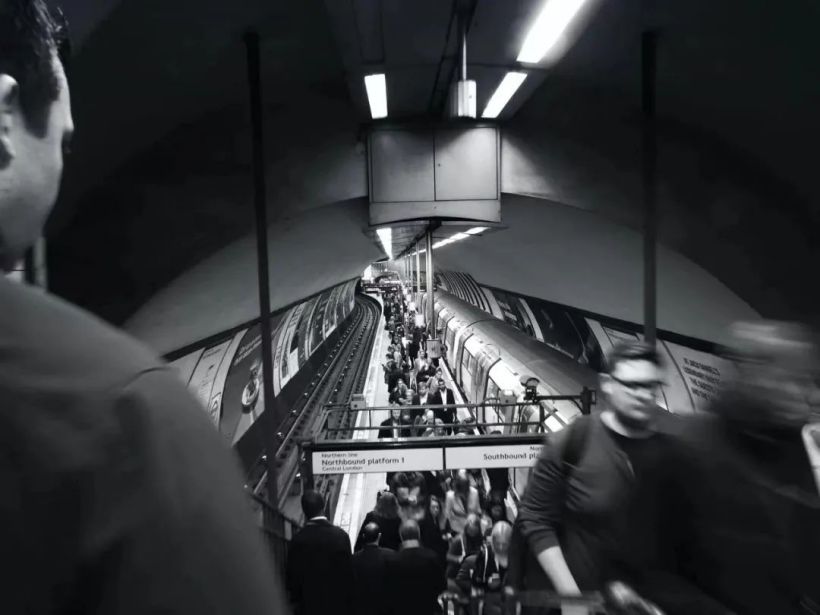 人多的地方不好拍摄?试试这几个思路