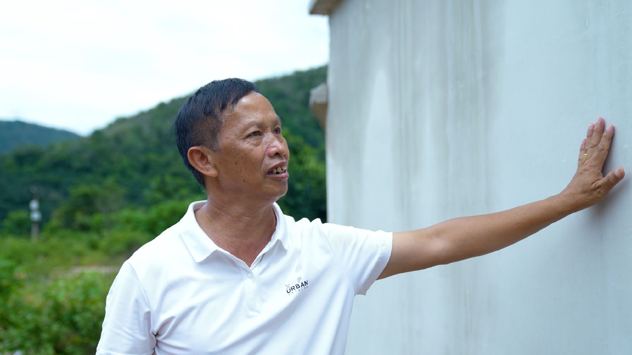 李新校长和围墙