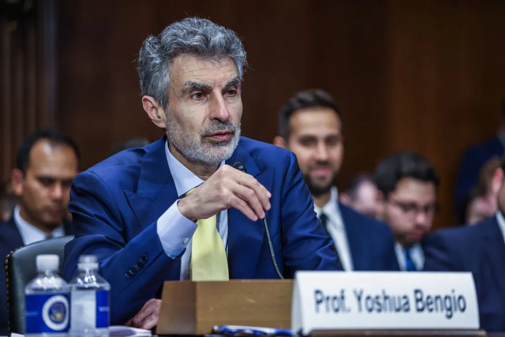 美国加州要亲手扼杀 AI 创新？硅谷吵翻了天