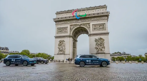 京东方司达在巴黎解密问界M9屏幕:有不少先进技术