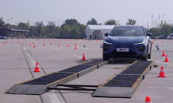 续航500公里的新哪吒X 凭什么能卖到10万以内?