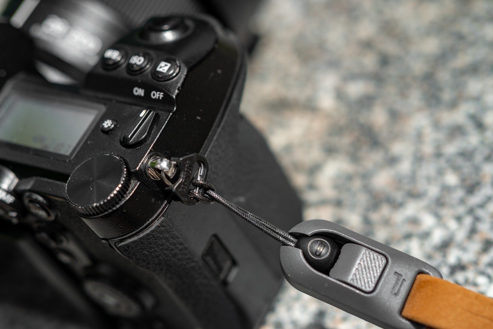 PGYTECH相机背带Air复古款和相机腕带Air评测:时尚舒适,原创快挂扣