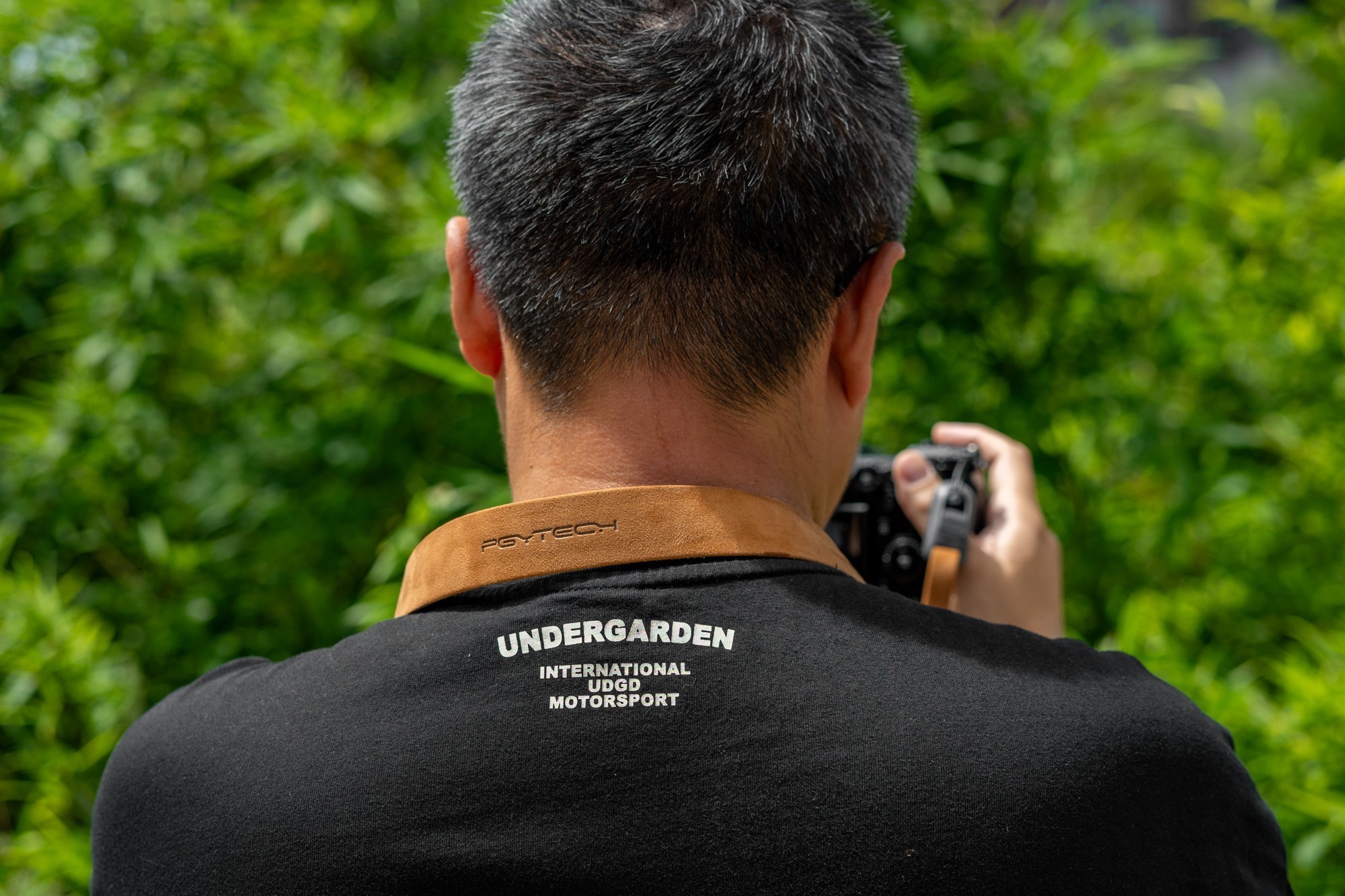 PGYTECH相机背带Air复古款和相机腕带Air评测:时尚舒适,原创快挂扣