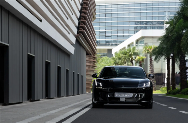 全黑涂装、红色卡钳、电动尾翼!领克Z10极夜黑发布:8月15日预售