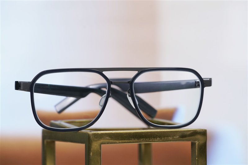 专属于你的AI管家!界环AI音频眼镜:出门再也不怕忘带耳机 听歌我能用一天