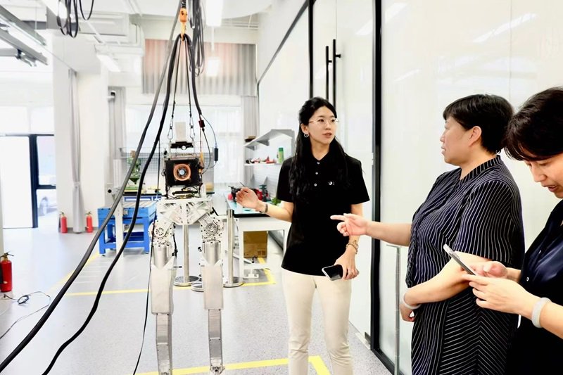 北京市与海淀区人社部门领导团深度探访中科慧灵,共绘人才与科技发展蓝图