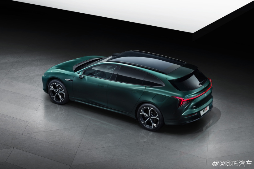 哪吒 S 猎装车型开启预售:增程版 17.59 万元起,后续将推 800V 纯电版